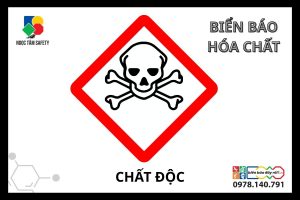 Biển báo hóa chất độc hại với ký hiệu đầu lâu xương chéo, cảnh báo hóa chất nguy hiểm gây ảnh hưởng nghiêm trọng đến sức khỏe con người