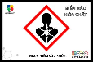 Biển báo hóa chất nguy hiểm cho sức khỏe với ký hiệu cảnh báo ảnh hưởng nghiêm trọng đến sức khỏe con người trong nhà máy
